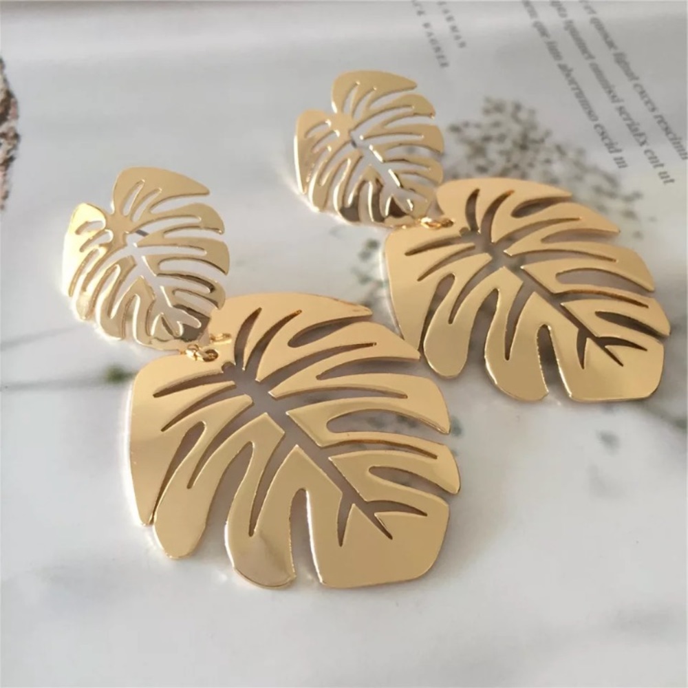 Leaf Drop Metal Earring